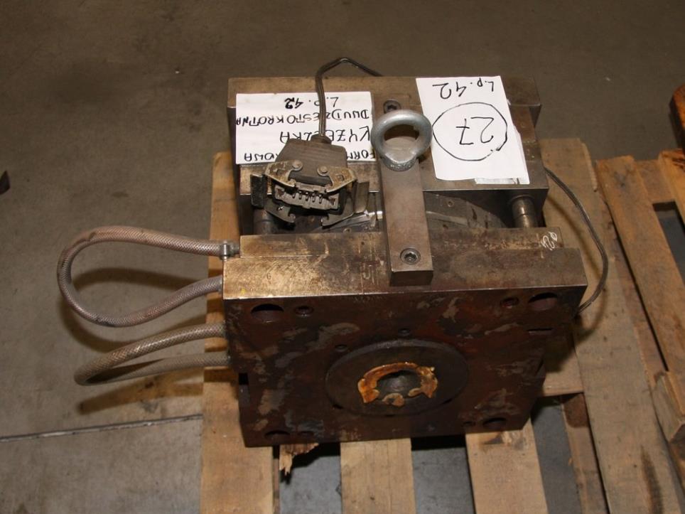 Plastic processing machines for plastic dishes-3